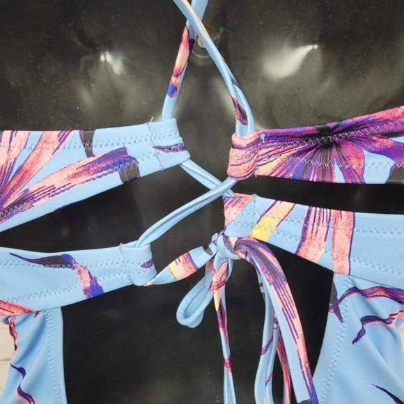 Jessica Simpson Palmy Days Cami One Piece Swimsuit - Picture 5 of 9